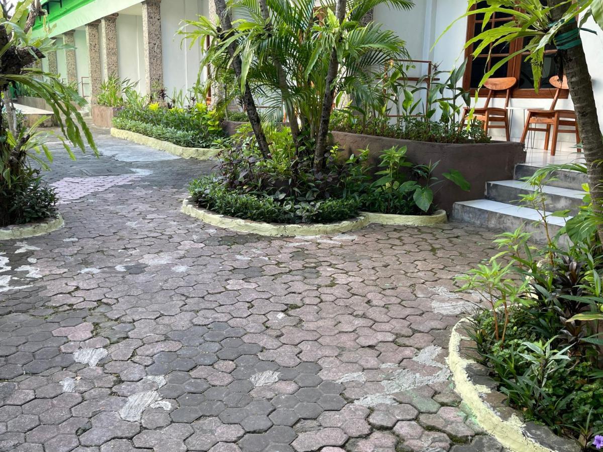 Wisma tamu Mulia Legian